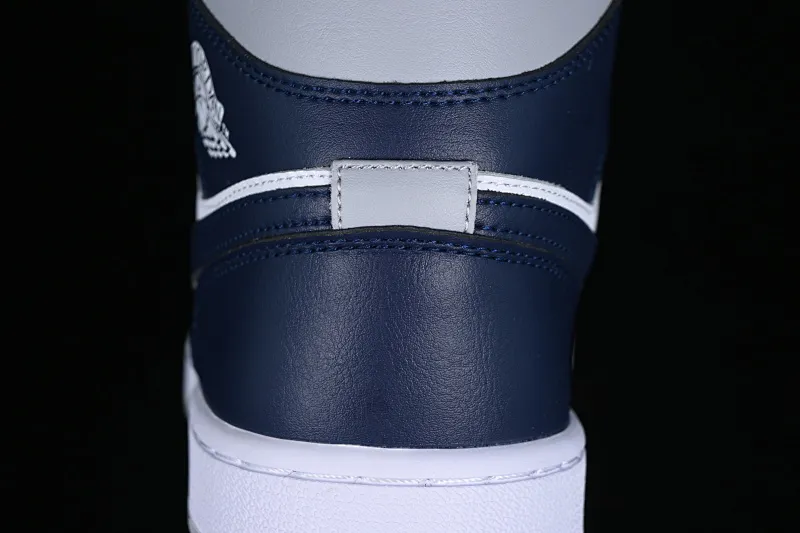 All categories Air Jordan Jordan series basketball shoes Air Jordan 1 Mid Air Jordan 1 Mid AJ1 Joe 1 gray blue Zhongbang basketball shoes DQ8426-104